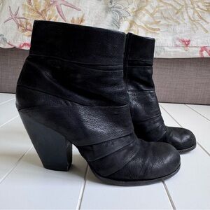 Vince Camuto Belta Booties